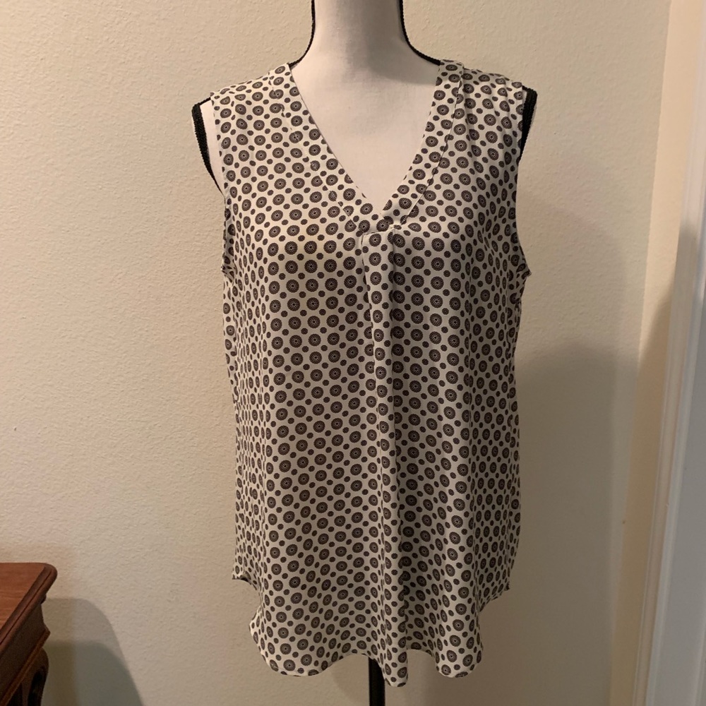 Great sleeveless blouse!